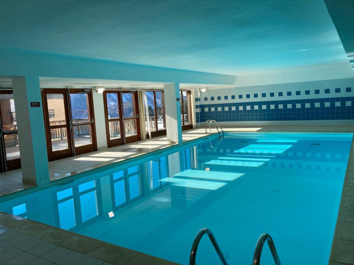 Appartement 6 places aux pieds des pistes avec piscine, wifi et parking privé PMR Orcières Exterior foto